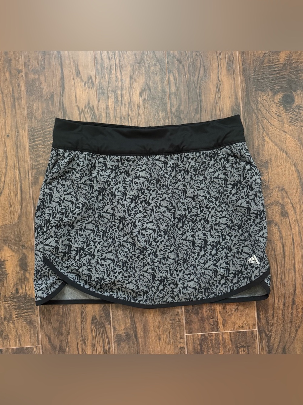 Adidas Medium Black and Grey Floral Athletic Skort